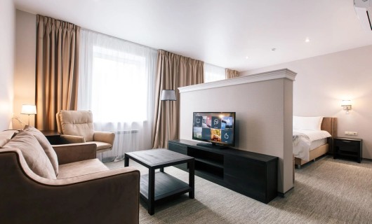 Джуниор Сюит