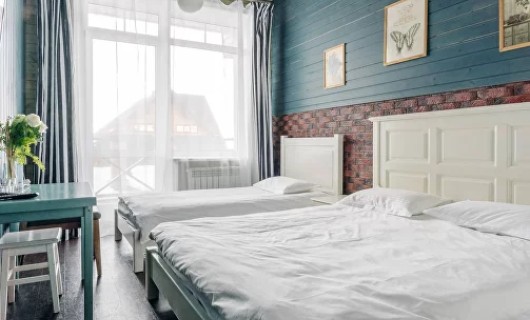 Семейный номер с видом на озеро/ с видом на террасу triple