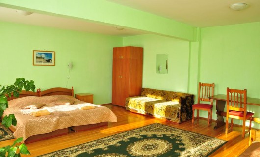 Трехместный номер "стандарт" удобства на блок (3+1)