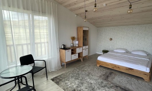 Джуниор Сюит