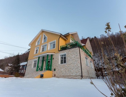 LARCH  boutique hotel