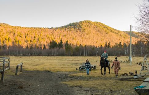 Осенний тур для школьных групп "Два берега Байкала + Аршан"