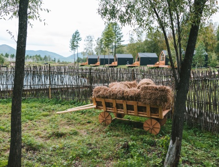 KHAN Glamping Goloustnoye